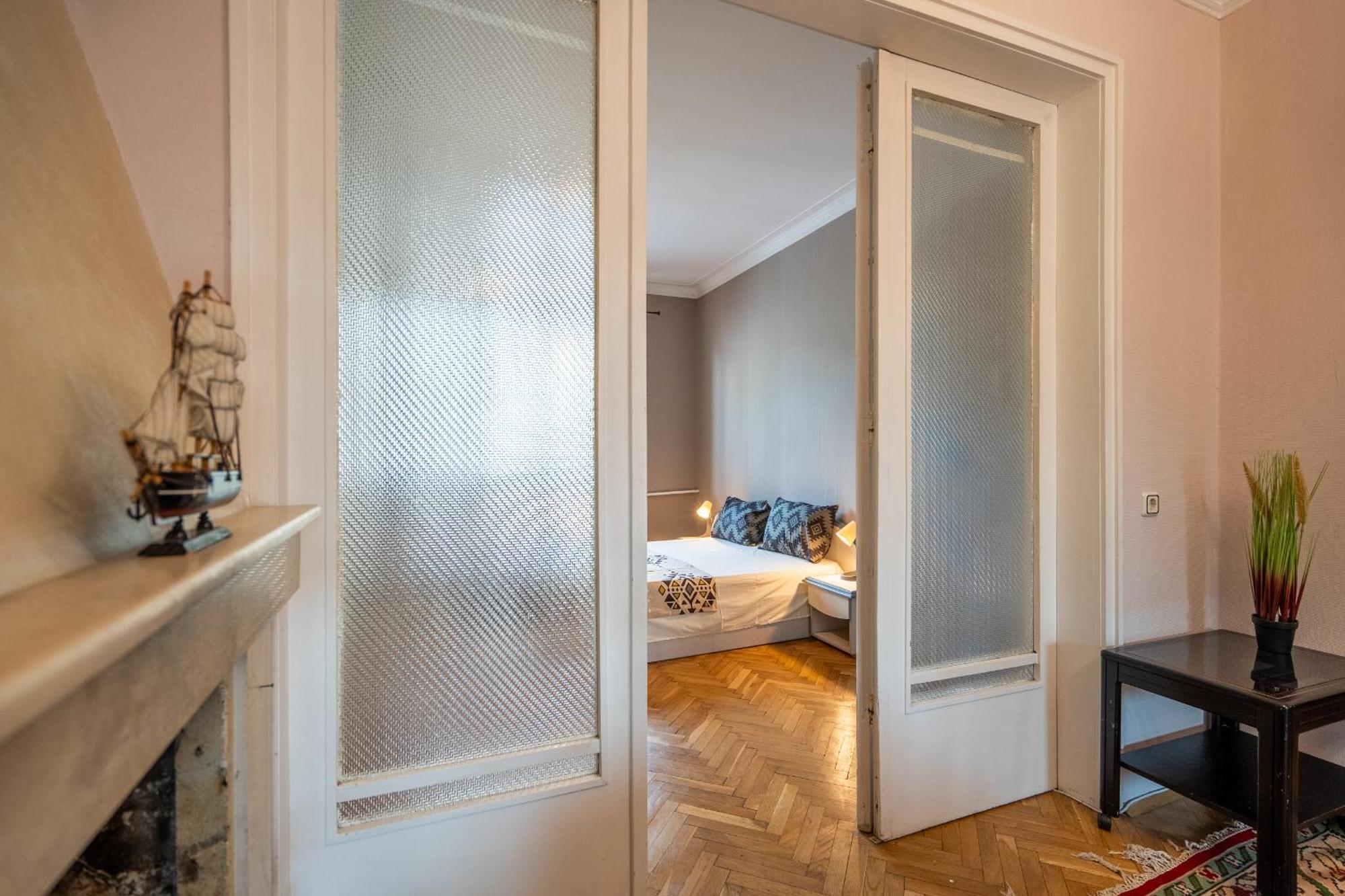 2bdr Retro Coziness Apartment Sofia