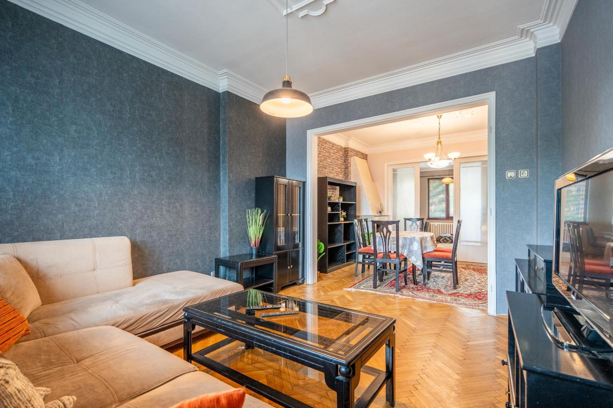 2bdr Retro Coziness Apartment