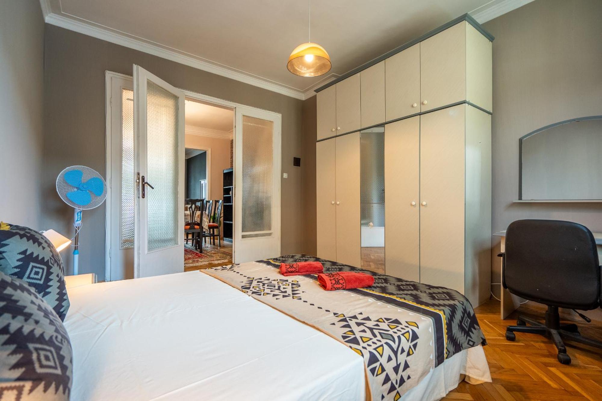 2bdr Retro Coziness *